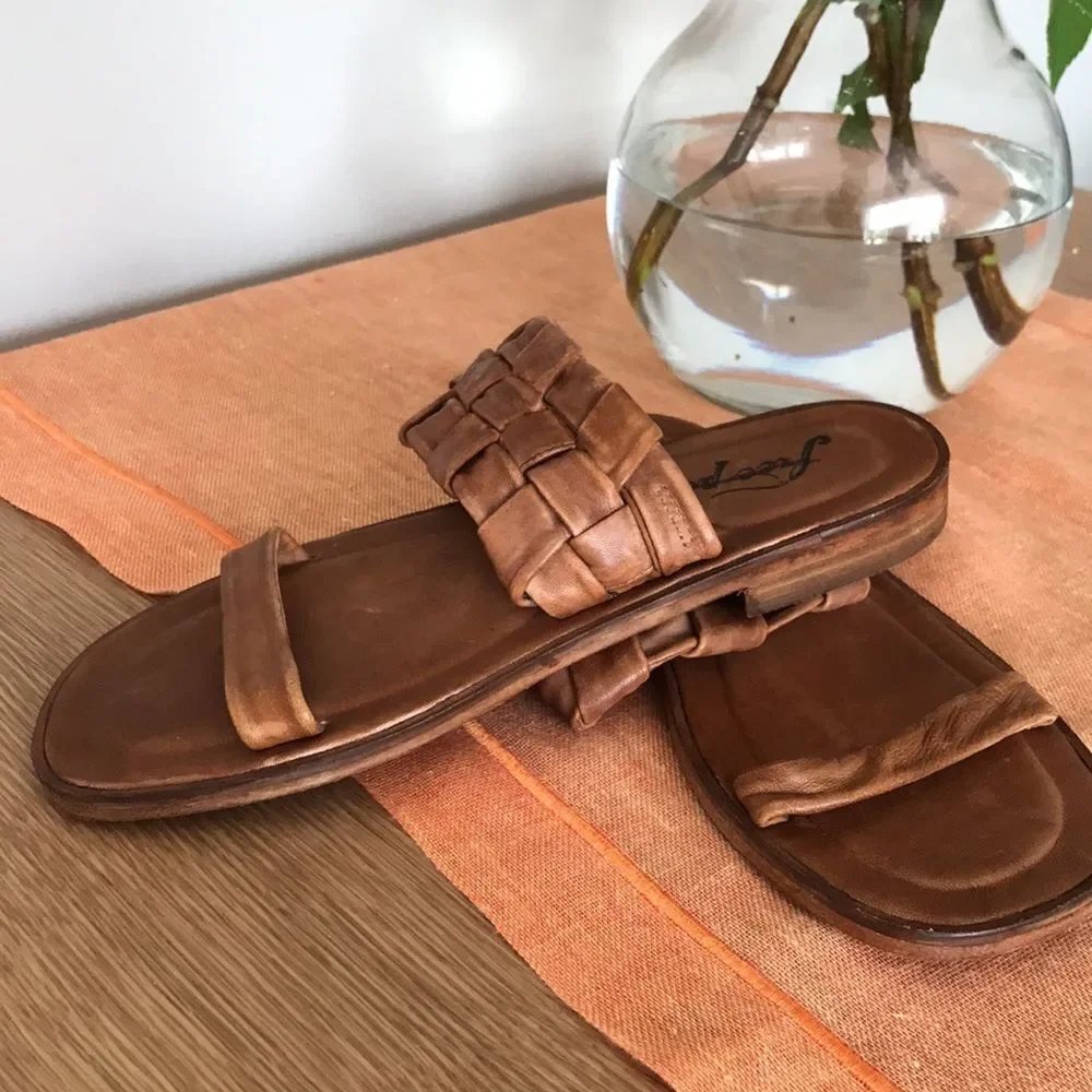 Free People Winding River Leather Slip On Sandal size 7